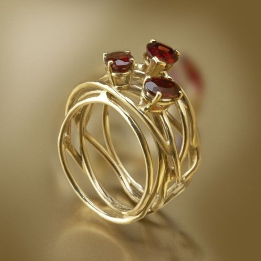 Anillo Oro Fino con Circonita Roja Vintage