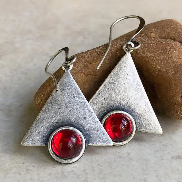 Aretes Triángulos Vintage con Cristal Rojo