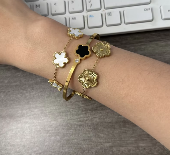 Conjunto de Pulsera 3 Piezas Flores en Oro 18k