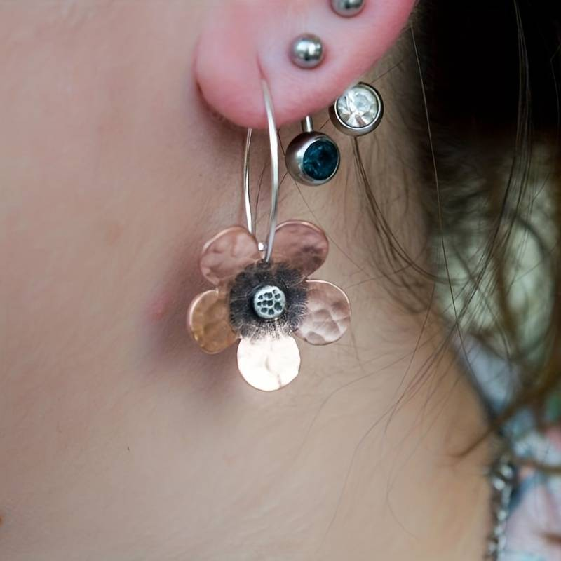 Aretes Flor Bronceada Vintage