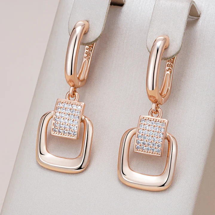 Aretes Elegantes Brillantes Cuadrados en Oro