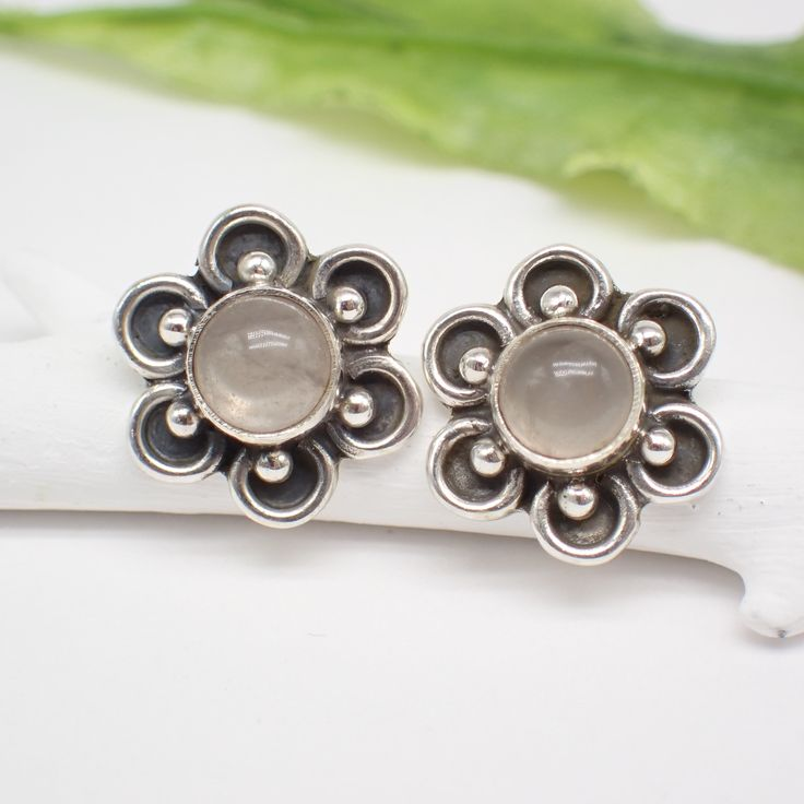 Aretes Flor con Cristal Blanco Vintage