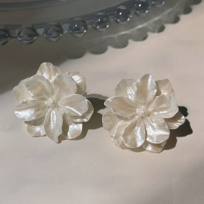 Aretes Flor de Perla Blanco Vintage