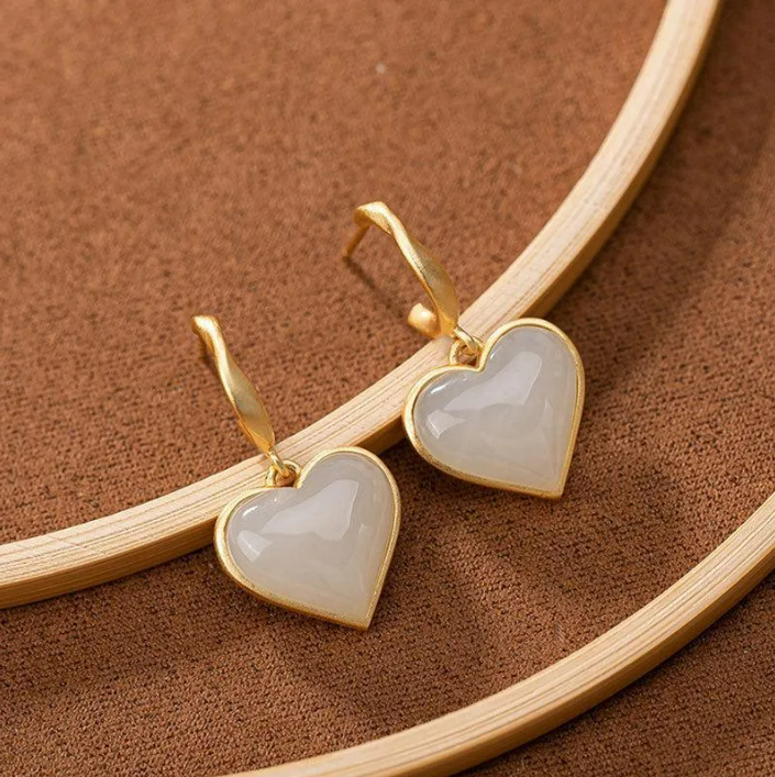 Aretes Corazón Blanco en Oro Vintage