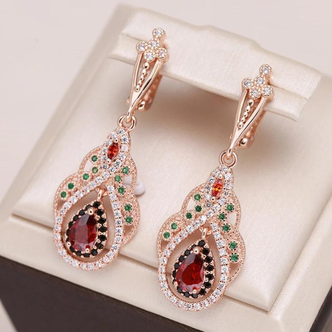 Aretes de Mandala con Circonitas Rojas en Oro