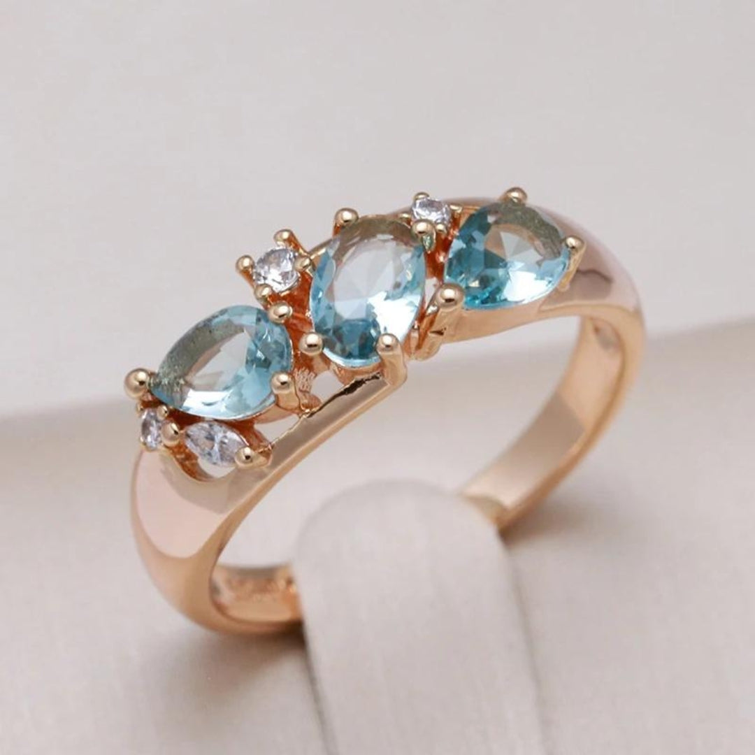 Anillo de Circonita Azul en Oro