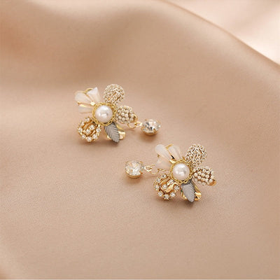 Aretes Florales de Perlas y Circonitas