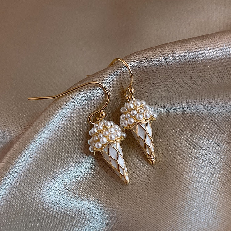 Pendientes de Cono con Perlas en Oro