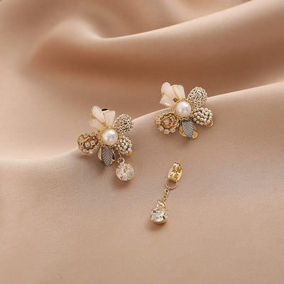 Aretes Florales de Perlas y Circonitas