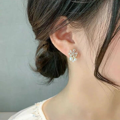 Aretes de Cristal Florales con Perlas en Oro